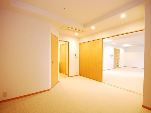 千代田区西神田３丁目のマンション