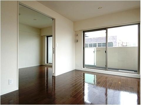 港区赤坂７丁目のマンション