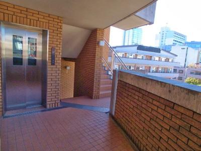 渋谷区神宮前３丁目のマンション