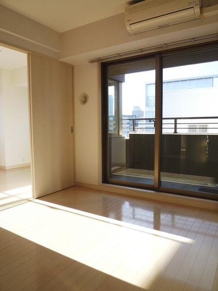 中央区新川２丁目のマンション