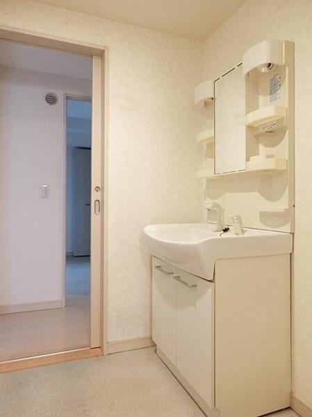 中央区新川２丁目のマンション