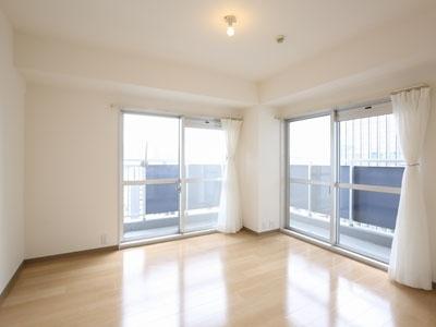 中央区新川２丁目のマンション