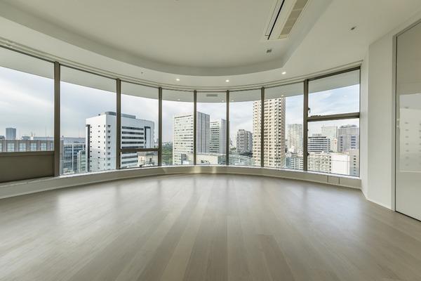 港区南青山２丁目のマンション