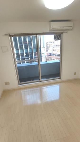 中央区日本橋本町３丁目のマンション