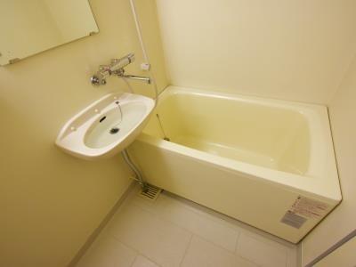 中央区新川２丁目のマンション