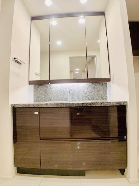 中央区新川２丁目のマンション