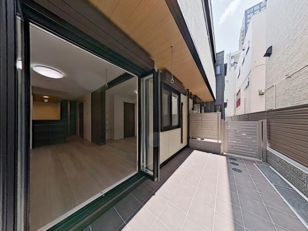 新宿区愛住町のアパート