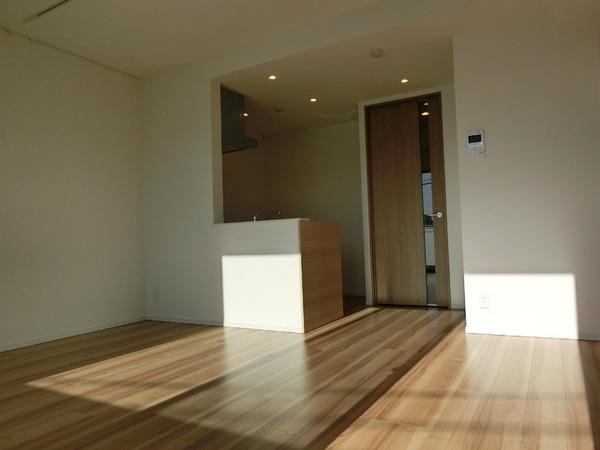 渋谷区神宮前３丁目のマンション