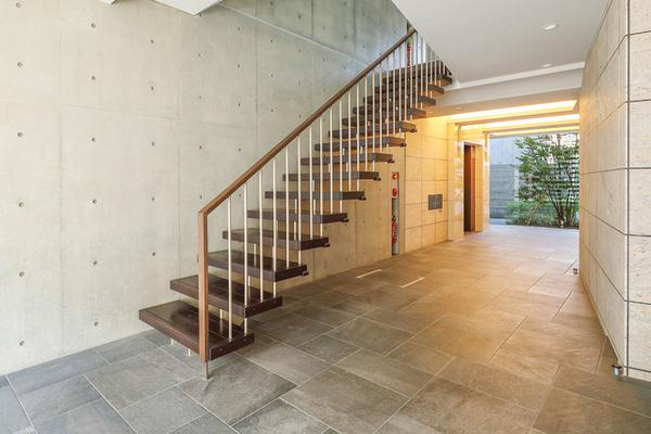 渋谷区神宮前３丁目のマンション