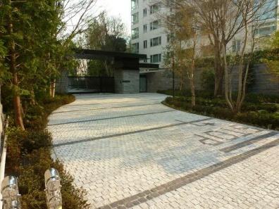 ブランズ四番町