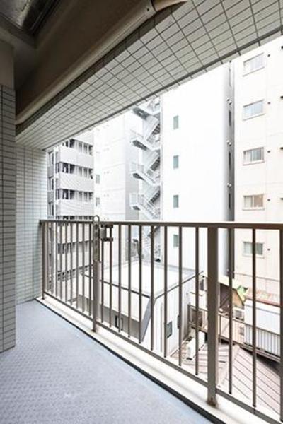 レオーネ三越前