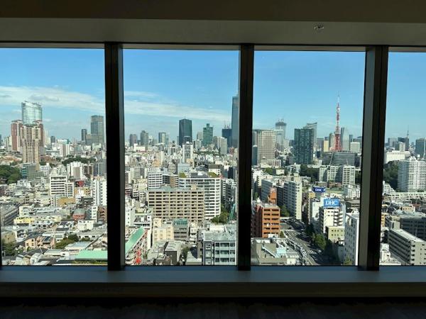 白金ザ・スカイEast
