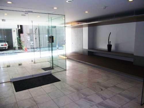 中央区新川2丁目のマンション(エントランス)