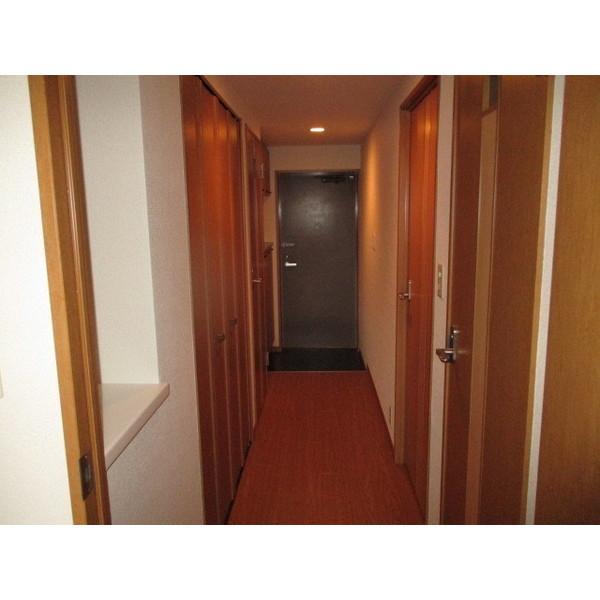 シルフィード南平台A(玄関)