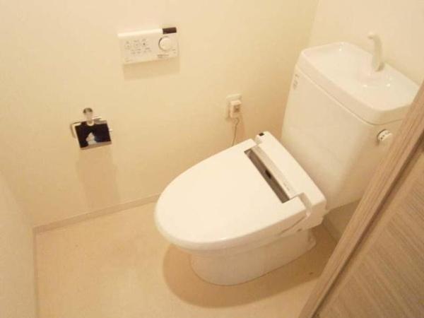 THETOKYOTOWERSMIDTOWER