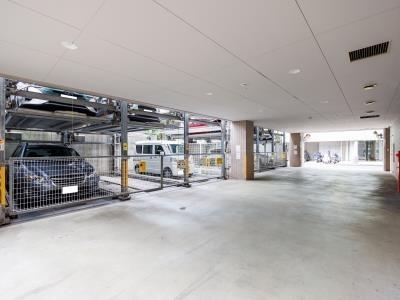 スペーシア三軒茶屋弐番館(駐車場)