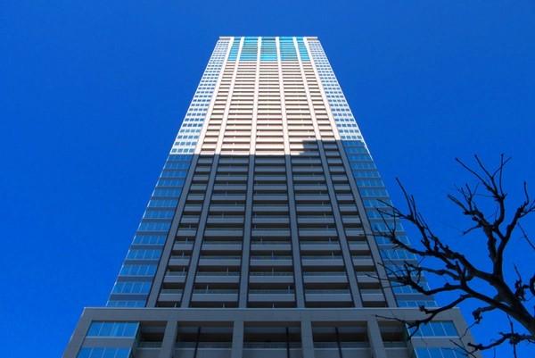 CAPITALGATEPLACEザ・タワー(前面道路含む現地写真)