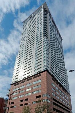 クロスエアタワー