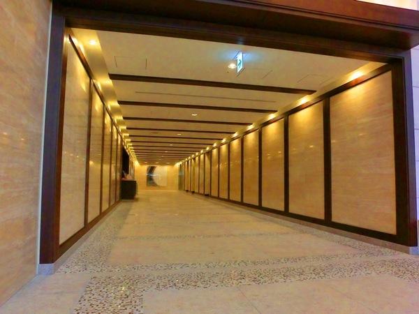 クロスエアタワー