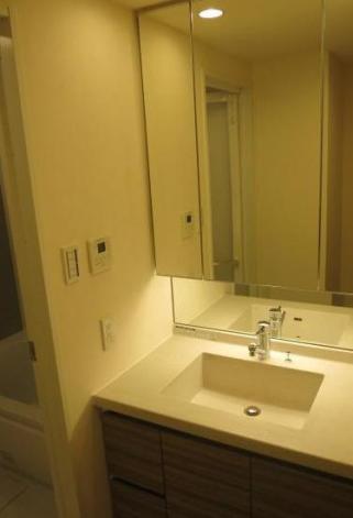 アデニウム東京八丁堀