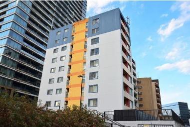 クリストファーヒルズ