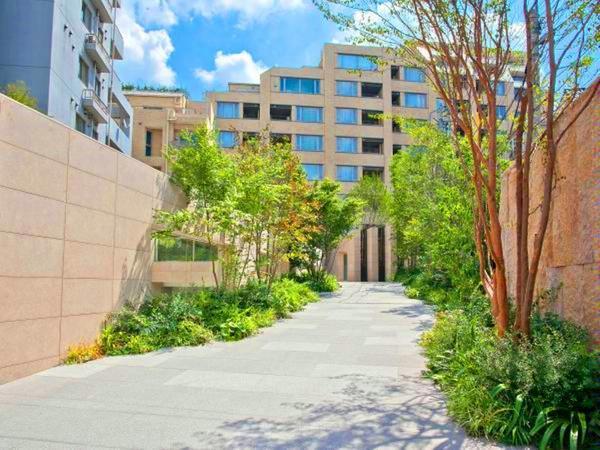 ミッドガーデン赤坂氷川