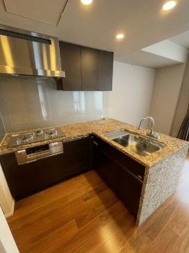 ミッドガーデン赤坂氷川