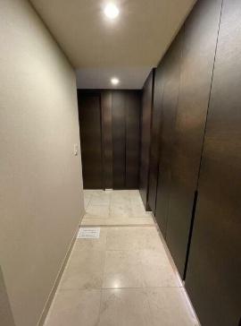 ミッドガーデン赤坂氷川