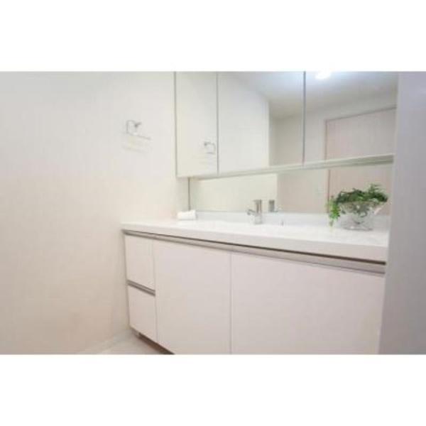 THETOKYOTOWERSMIDTOWER