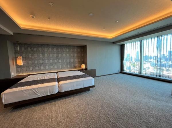 白金ザ・スカイEast