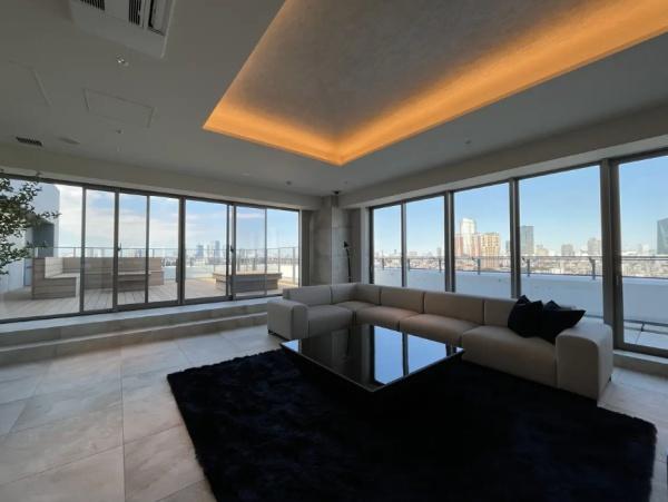 白金ザ・スカイEast