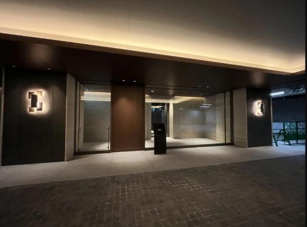 白金ザ・スカイEast