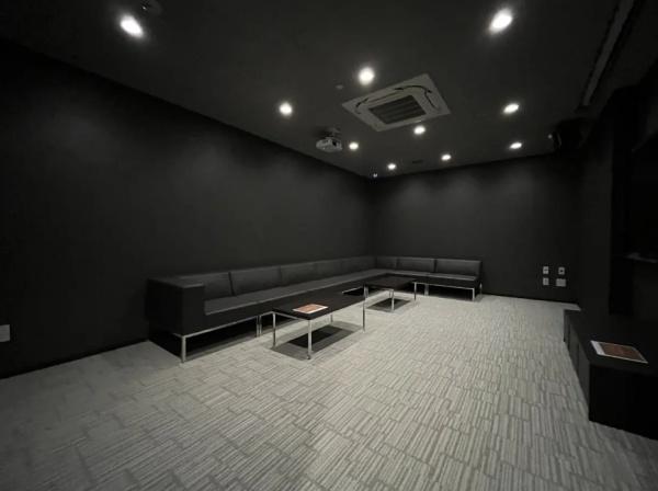 白金ザ・スカイEast