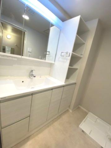 中央区新川２丁目のマンション