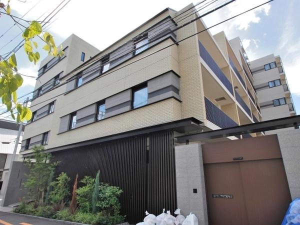 渋谷区代々木３丁目のマンション