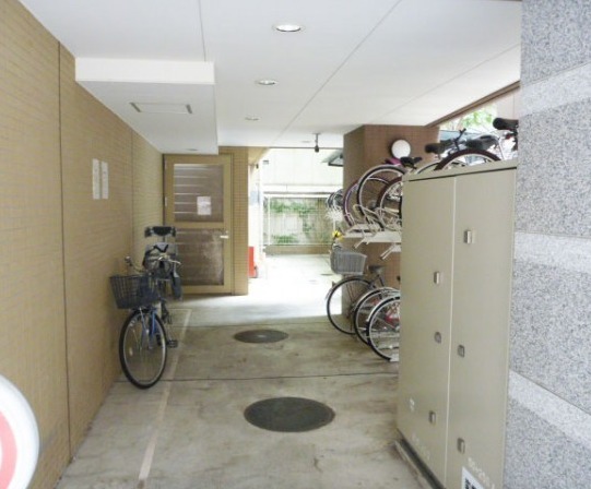 中央区新川２丁目のマンション