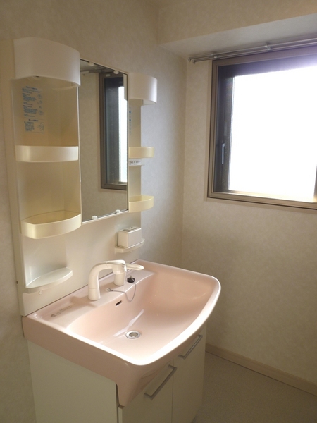中央区新川２丁目のマンション