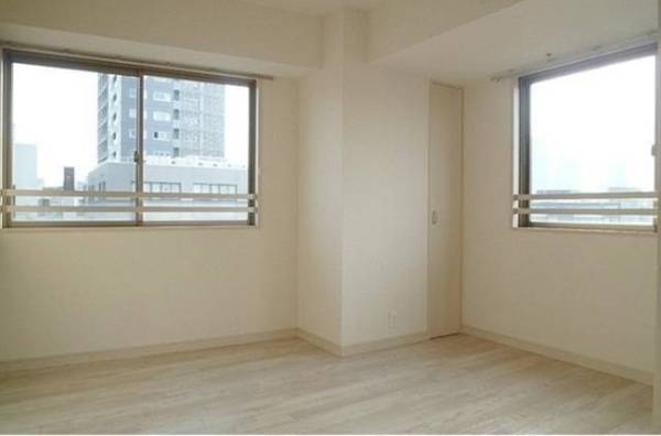 中央区新川２丁目のマンション