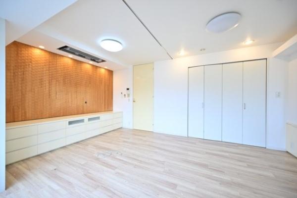 新宿7丁目戸建て
