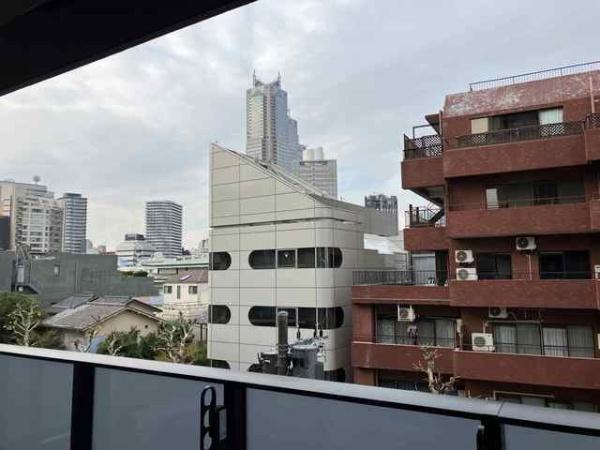 渋谷区代々木３丁目のマンション