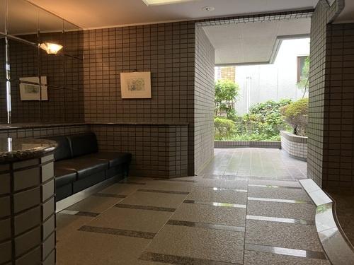 渋谷区代々木３丁目のマンション