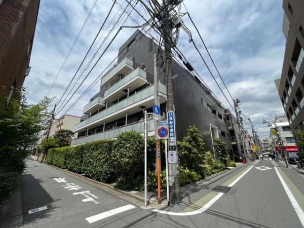 J.リヴェール学芸大学