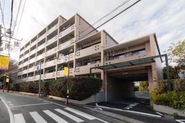 渋谷区富ヶ谷２丁目のマンション