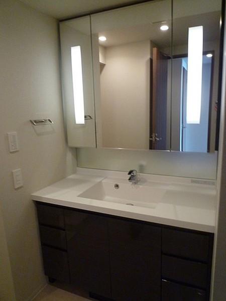 渋谷区本町４丁目のマンション