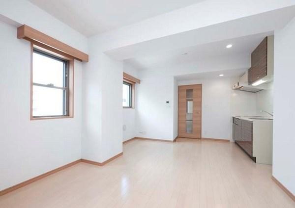 中央区日本橋本町３丁目のマンション