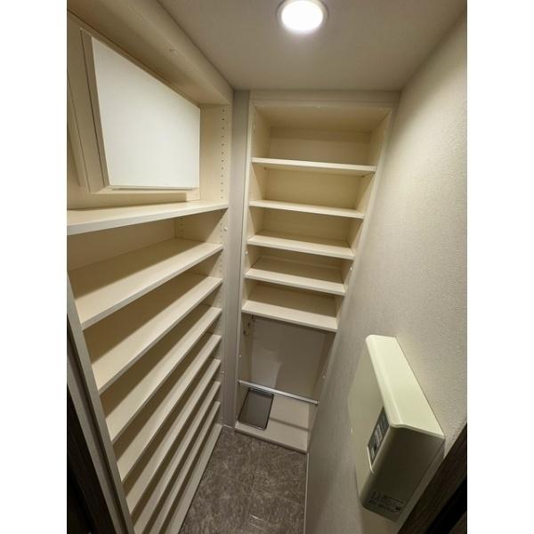 千代田区麹町３丁目のマンション