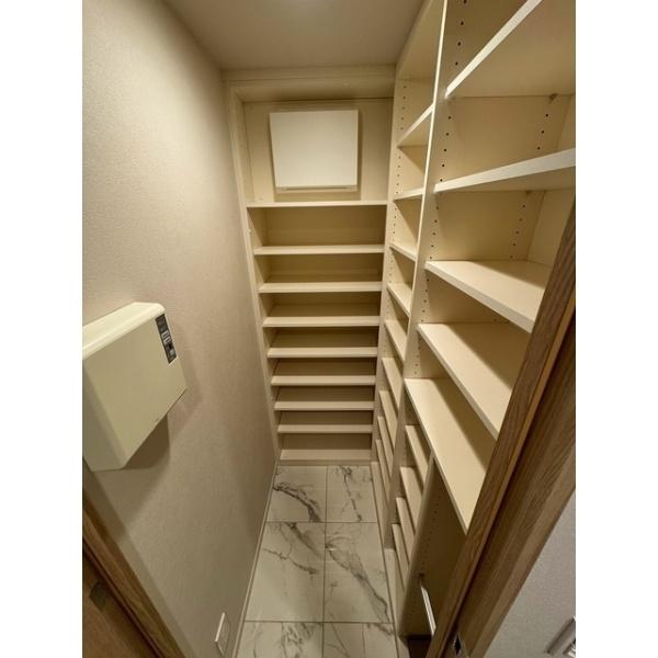 千代田区麹町３丁目のマンション