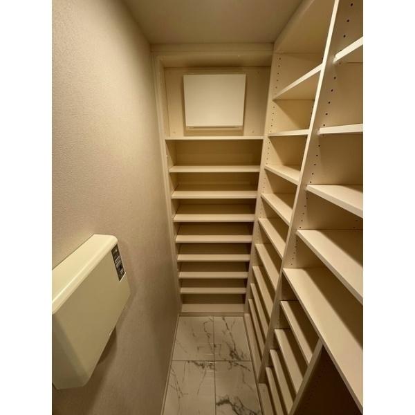 千代田区麹町３丁目のマンション