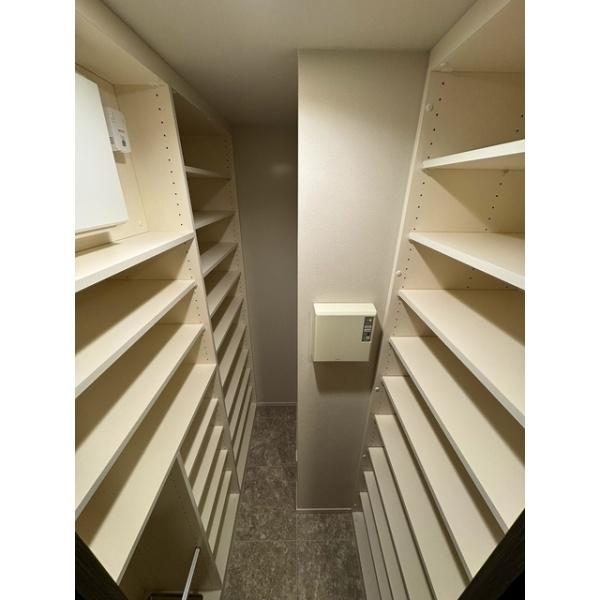 千代田区麹町３丁目のマンション