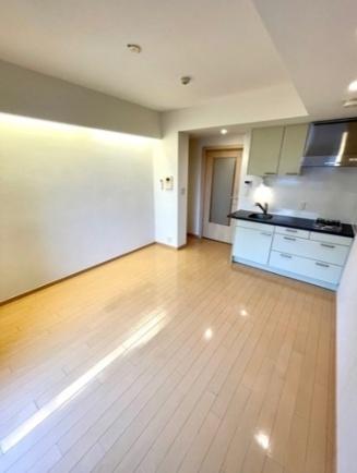 世田谷区三軒茶屋１丁目のマンション